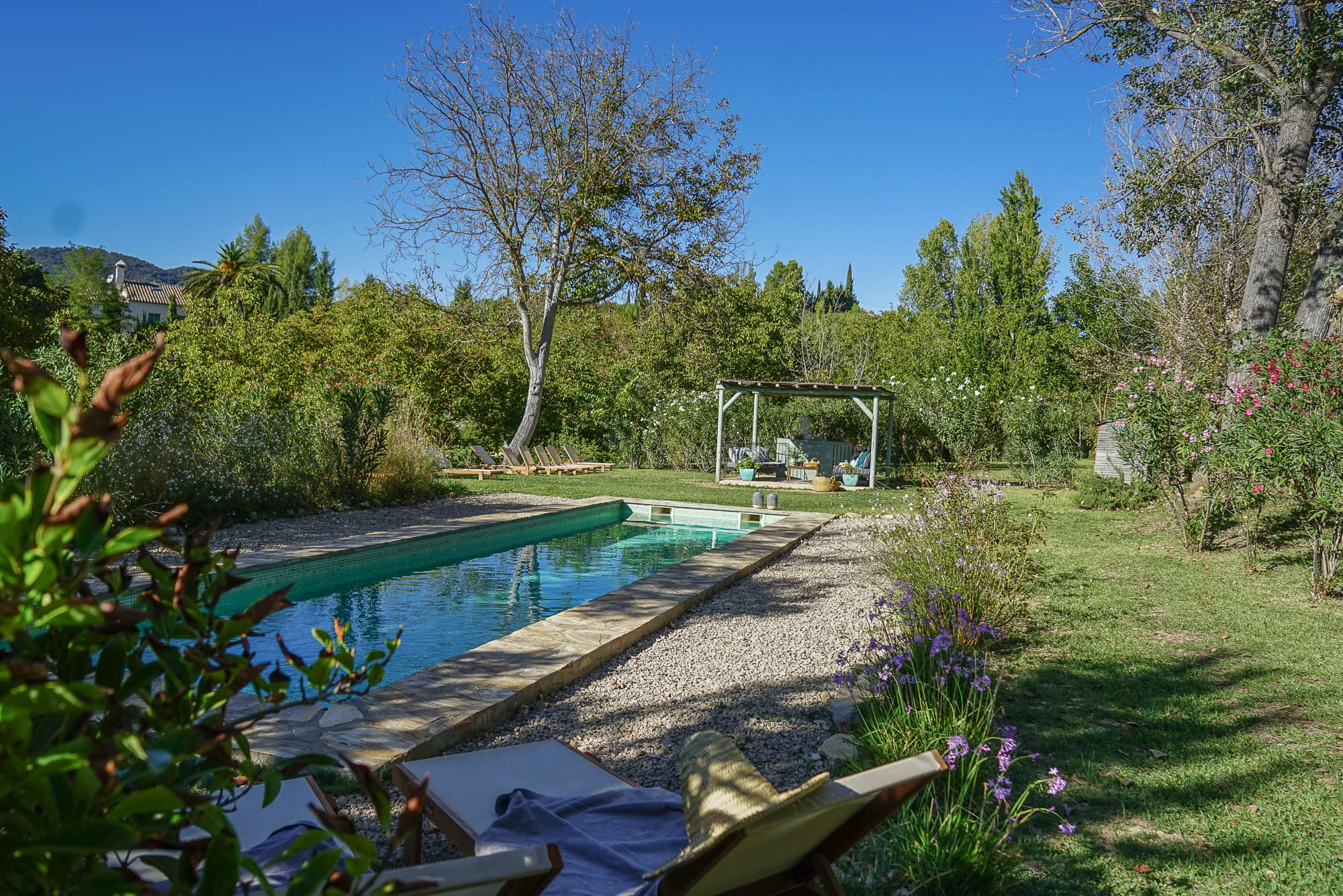 CASA MAIA - Pool and sitting area